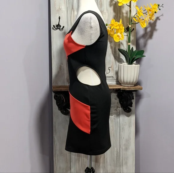 Forever 21 one shoulder bodycon dress with side cut-out - Picture 4 of 9